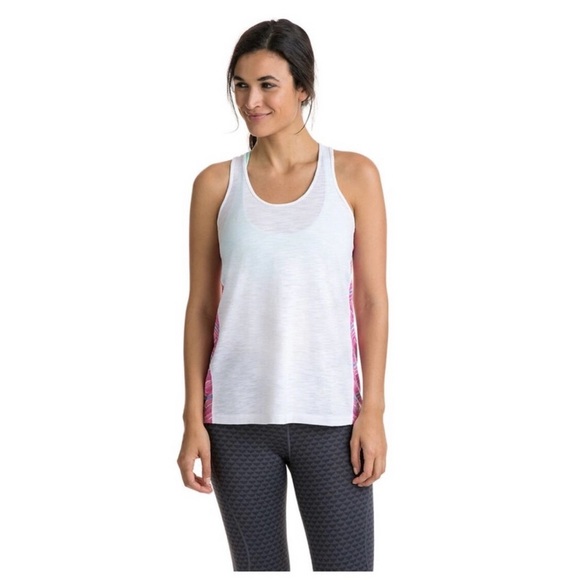 VINEYARD VINES Painted Whale Tail
Racerback Performance Sport Tank
Size XS - Picture 5 of 6